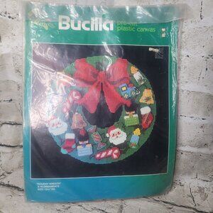 Bucilla Pre Cut Plastic Canvas 61014 Holiday Wreath 15 Ornaments 12.75 Round